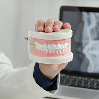 치과의사의 단 4.6%, 구강외과 전문의